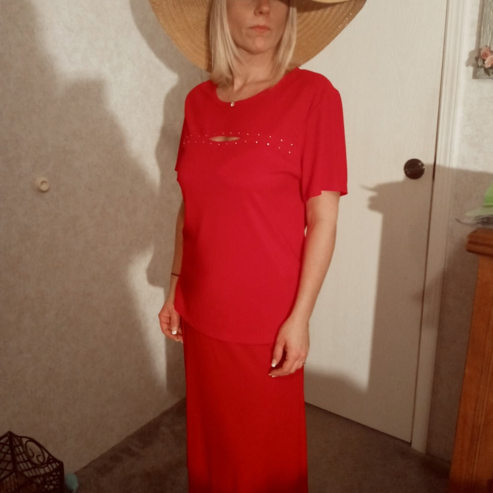 ♥️ Red top - Picture 2 of 6